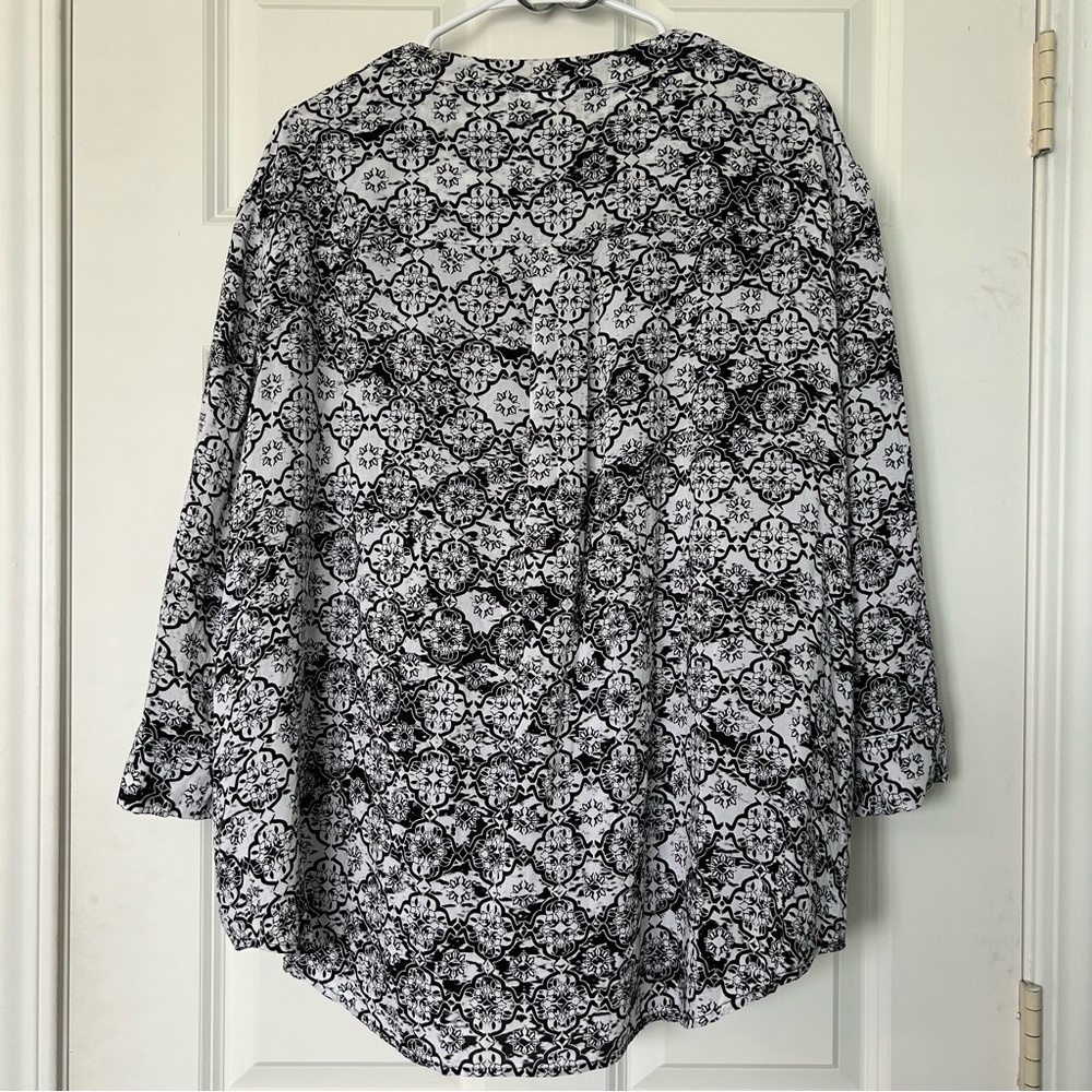 Ava & Viv Covered Button Black and White‎ Patterned Blouse 3/4 Sleeve - Picture 8 of 8